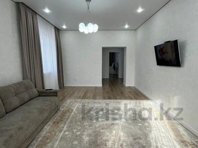 2-комнатная квартира · 77 м² · 9/10 этаж, мкр. Алтын орда, Молдагулова за 40.2 млн 〒 в Актобе