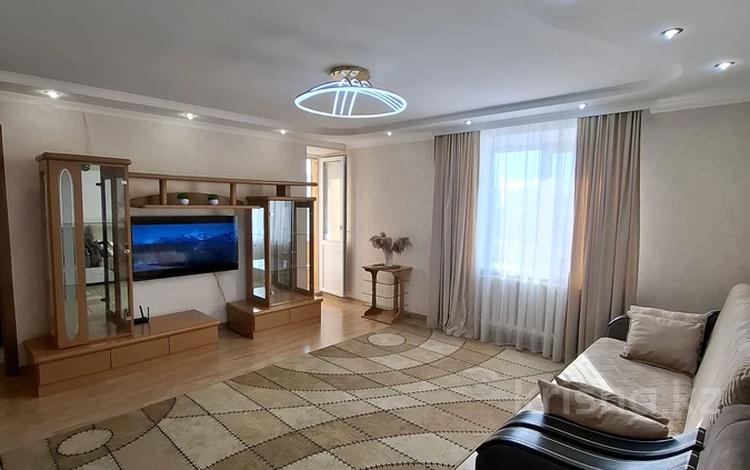 2-комнатная квартира · 65 м² · 9/12 этаж, Казахстан 70 — Дом на пересечение улиц Казахстан и Орждоникидзе за 20 000 ₸ в Усть-Каменогорске — фото 65