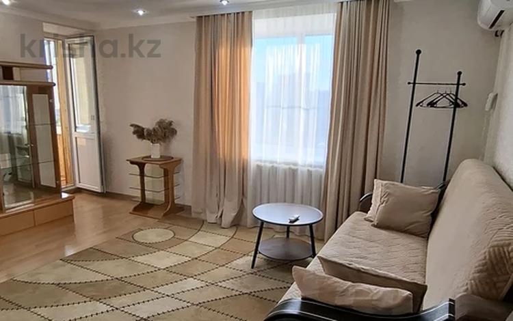 2-комнатная квартира · 65 м² · 9/12 этаж, Казахстан 70 — Дом на пересечение улиц Казахстан и Орждоникидзе за 20 000 ₸ в Усть-Каменогорске — фото 89
