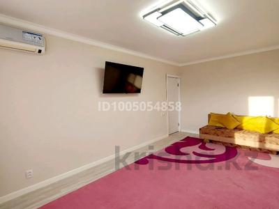 3-комнатная квартира · 70 м² · 8/9 этаж, мкр 11 — Аз наурыз за 15 000 〒 в Актобе