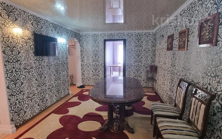 3-комнатная квартира · 56 м² · 2/5 этаж, Момыш Улы 18 — Парк Абая за 250 000 ₸ в Шымкенте — фото 2