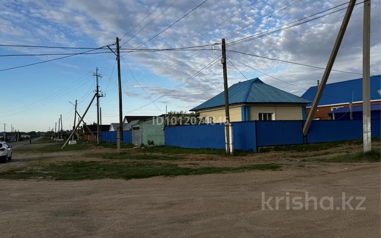 Дом · 3 комнаты · 80 м², Чапаева 58 — 1 школа, рядом памятник, центр и лес за 40 000 ₸ в  — фото 2