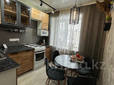 3-комнатная квартира · 55 м² · 1/5 этаж, Панфилова 2 за 8.7 млн 〒 в Шахтинске