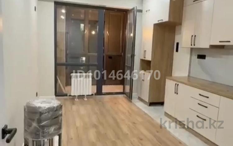 1-комнатная квартира · 46 м² · 6/9 этаж, мкр Шугыла 340/35 - 340/35 к17 за 250 000 ₸ в Алматы, Наурызбайский р-н — фото 2