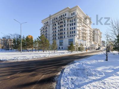 4-комнатная квартира · 180 м² · 6/8 этаж, Кабанбай батыра 1 за 980 млн 〒 в Астане, Есильский р-н