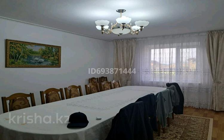 Отдельный дом • 5 комнат • 120 м² • 12 сот., Шынасилова — Район пригород за 20 млн 〒 в Таразе — фото 2