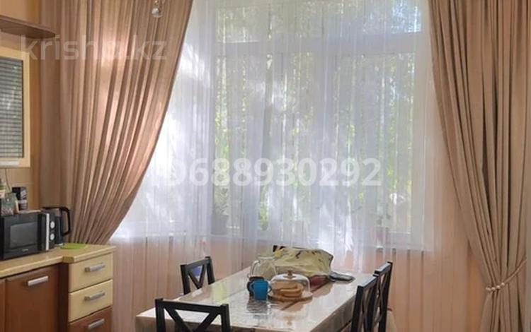 3-комнатная квартира · 100 м² · 1/5 этаж, Сатпаева 48а — Напротив ардагера , жк примьер сити за 44 млн 〒 в Атырау — фото 11