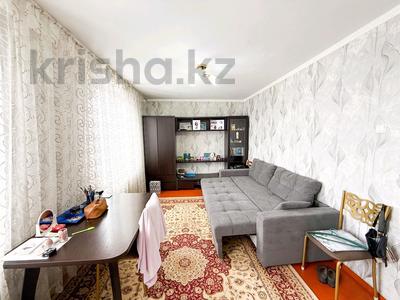 3-комнатная квартира · 55 м² · 5/5 этаж, самал за 15.5 млн 〒 в Талдыкоргане, мкр Самал