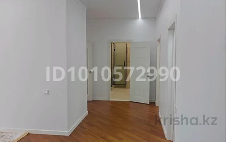 3-комнатная квартира · 130 м² · 2/5 этаж, Б.Жуманиязова 91 за 49 млн ₸ в Уральске — фото 2