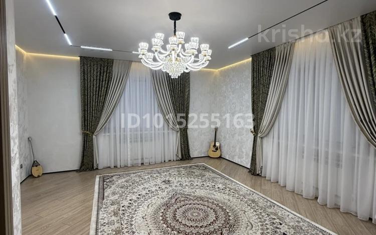 3-комнатная квартира · 110 м² · 5/9 этаж, мкр. Алтын орда, Алия Молдагулова 66 Б за 65 млн ₸ в Актобе — фото 16