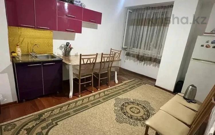 1-комнатная квартира · 46 м² · 3/13 этаж, мкр Аксай-5 за 27.5 млн ₸ в Алматы, Ауэзовский р-н — фото 2