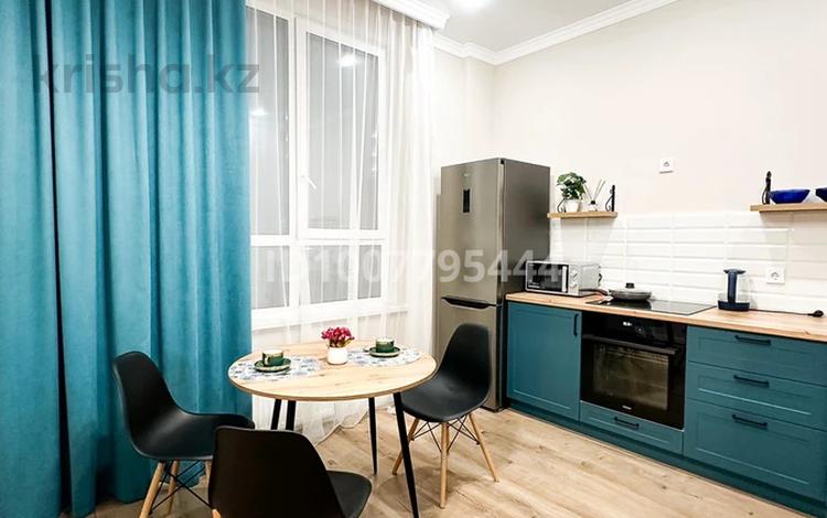 1-комнатная квартира · 50 м² · 11/12 этаж, Толе би 61 — Толе би Хан шатыр за 18 000 〒 в Астане — фото 2