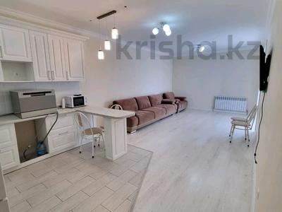 3-комнатная квартира, 95 м², 6/10 этаж помесячно, Кенесары хана 54 за 350 000 〒 в Алматы