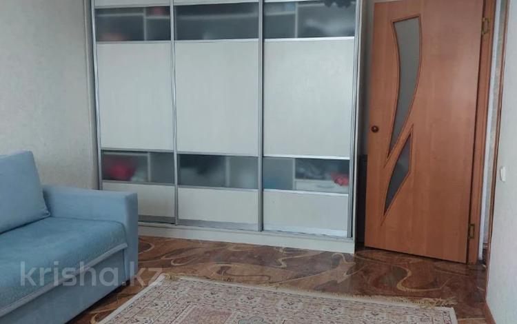 1-комнатная квартира · 38.2 м² · 8/9 этаж, Увалиева 8/1 за 18 млн ₸ в Усть-Каменогорске — фото 2