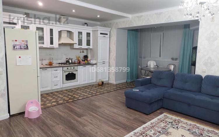 3-бөлмелі пәтер · 100 м² · 2/5 қабат, мкр. Алтын орда, Батыс2 мкр 45В — Между 63 школой и Ледовой ареной., бағасы: 35 млн ₸ в Актобе — фото 16