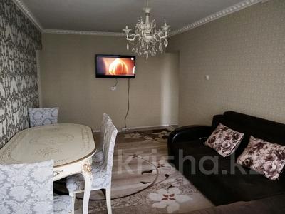 2-комнатная квартира, 60 м², 3/5 этаж посуточно, Туркестанская — Самый Центр Шымкент плаза за 10 000 〒
