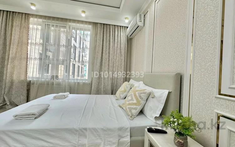 2-комнатная квартира · 75 м² · 8/12 этаж, Тургут Озала 194 за 27 000 ₸ в Алматы, Алмалинский р-н — фото 2