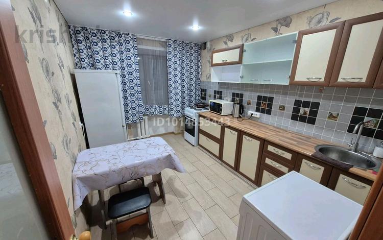 1-комнатная квартира · 42 м² · 12/12 этаж, Протозанова 137 за 11 000 ₸ в Усть-Каменогорске — фото 2