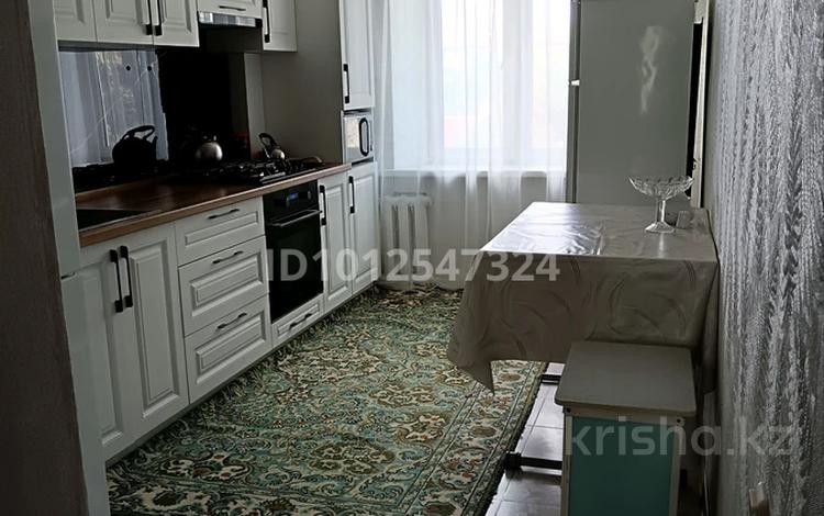 3-бөлмелі пәтер · 63 м² · 4/10 қабат, Строитель ш/а. 30, бағасы: 25.5 млн ₸ в Уральске, мкр Строитель — фото 2