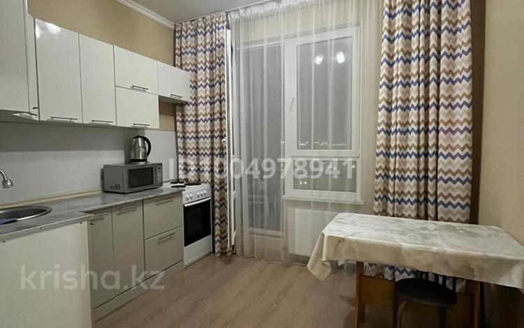 1-бөлмелі пәтер · 39 м² · 13/22 қабат, Бектурова 4/1, бағасы: 13 000 ₸ в Астане, Нура р-н — фото 2