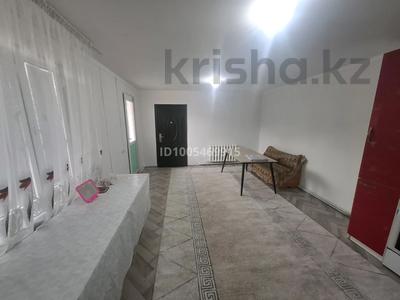 Отдельный дом · 2 комнаты · 65 м², Карасу 5 — Магазин Қарағаш за 120 000 〒 в Талдыкоргане, мкр Жетысу