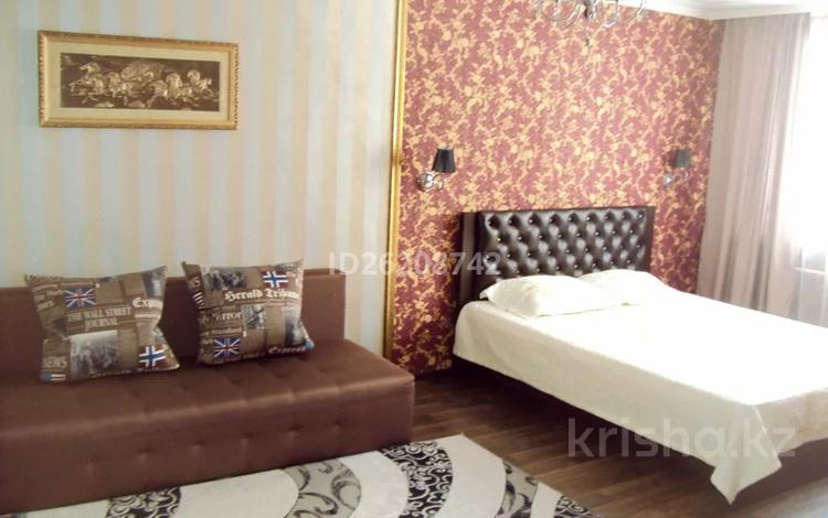 1-комнатная квартира, 40 м², 2/5 этаж по часам, Ерубаева 50 за 750 〒 в Караганде, Казыбек би р-н — фото 9