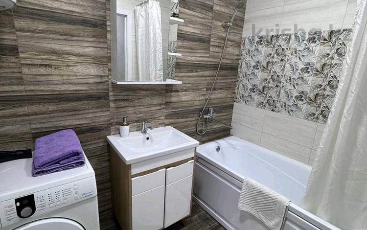 2-комнатная квартира · 45 м² · 3/5 этаж, мкр Михайловка , Касыма Аманжолова 17 — Сейфуллина, Кардиология, Макажанова, Онкология, Крылова,Акжан,Санад за 15 000 ₸ в Караганде, Казыбек би р-н — фото 2