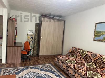 1-комнатная квартира · 32.6 м² · 1/5 этаж, Пр. Металлургов — Школа-лицей №20, женская гимназия Ирина, Поликлиника №5, Гастроном 55 за 5.2 млн 〒 в Темиртау