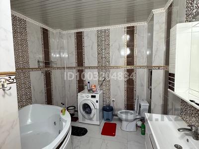Пәтерлер в Атырауской обл.: 2-бөлмелі пәтер · 80 м² · 5/8 қабат, Валиханова 19/1 — Ш.Уалиханов 19/1, бағасы: 250 000 〒 2-бөлмелі пәтер · 80 м² · 5/8 қабат, Валиханова 19/1 — Ш.Уалиханов 19/1, бағасы: 250 000 〒 в Атырау