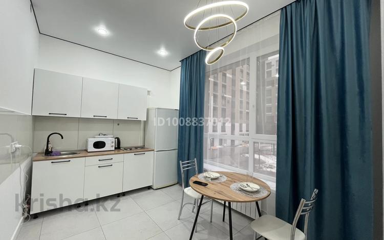 1-комнатная квартира · 38 м² · 2/9 этаж, Байұрсынова 22 за 14 000 ₸ в Астане, Сарайшык р-н — фото 2