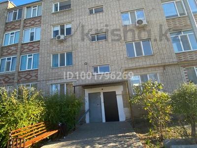 3-бөлмелі пәтер · 70 м² · 3/4 қабат, Сарыжайлау 14а, бағасы: 19 млн ₸ в Актобе, жилой массив Жилянка