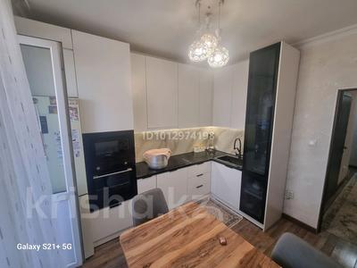 2-комнатная квартира · 60 м² · 3/10 этаж, мкр Аксай-1 11/7 за 44 млн ₸ в Алматы, Ауэзовский р-н