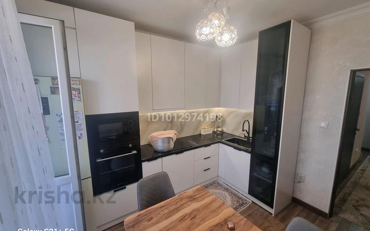 2-бөлмелі пәтер · 60 м² · 3/10 қабат, мкр Аксай-1 11/7, бағасы: 44 млн ₸ в Алматы, Ауэзовский р-н — фото 2