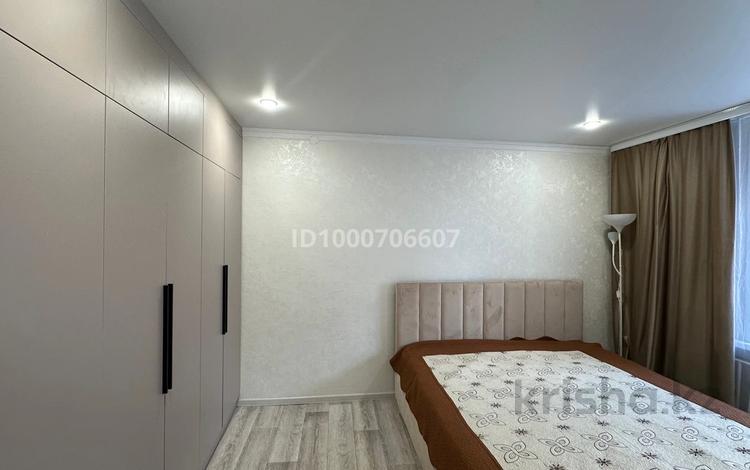 3-бөлмелі пәтер · 63 м² · 2/5 қабат, Академическая 9/1, бағасы: 23.5 млн ₸ в Караганде, Казыбек би р-н — фото 2
