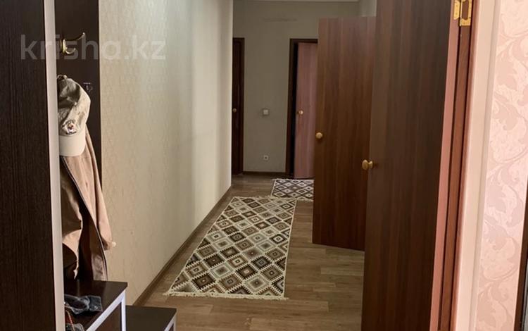 3-комнатная квартира · 89.1 м² · 3/16 этаж, Шахтеров 60 за 36 млн ₸ в Караганде, Казыбек би р-н — фото 2