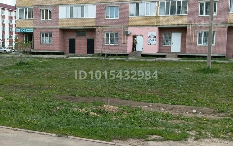 1-комнатная квартира · 55 м² · 5/9 этаж, 10 мкр 21 — 6 школа за 15.5 млн ₸ в Аксае — фото 2