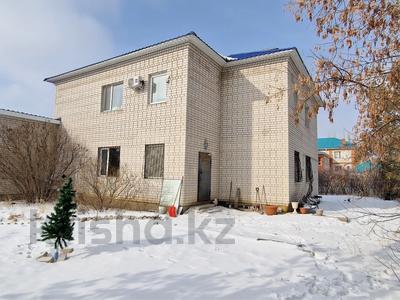 Отдельный дом · 6 комнат · 214 м² · 10 сот., Утеа Кудайбергенова 14 за 48 млн 〒 в Актобе, жилой массив Заречный-2