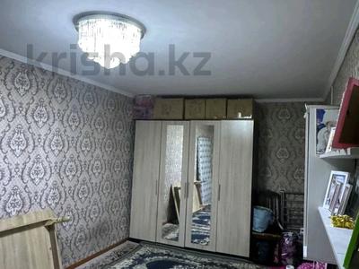 1-комнатная квартира, 30 м², 2/4 этаж, Алии Молдагуловой за 10.5 млн 〒 в Шымкенте