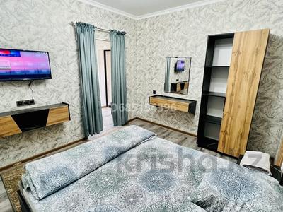 1-комнатная квартира, 24 м² по часам, Калдаякова 26 за 3 000 〒 в Шымкенте, Абайский р-н