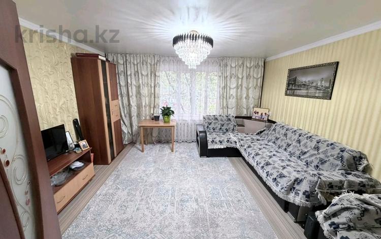 3-бөлмелі пәтер · 70 м² · 1/5 қабат, Восток-3 ш/а., Майкудук, мкр Восток-3 17, бағасы: 19.3 млн ₸ в Караганде, Алихана Бокейханова р-н — фото 2