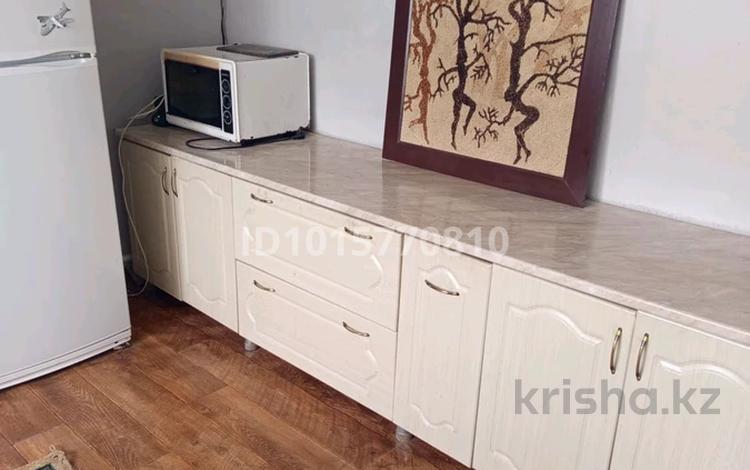 Отдельный дом · 3 комнаты · 100 м² · 3 сот., Бухарская 63 — Азовского за 250 000 ₸ в Алматы, Жетысуский р-н — фото 2