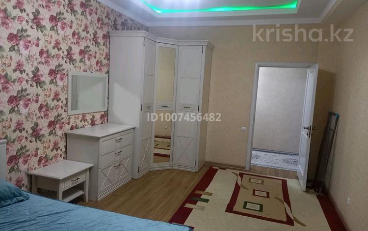 2-бөлмелі пәтер · 90 м² · 3/14 қабат, 17-ш/а., 17 мкрн 7, бағасы: 37 млн ₸ в Актау, 17-й мкр — фото 2
