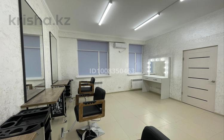 Салоны красоты · 40 м² за 200 000 〒 в Атырау, мкр Самал-2 — фото 13