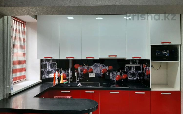 2-комнатная квартира · 52 м² · 1/5 этаж, мкр Айнабулак-3 156 за 200 000 ₸ в Алматы, Жетысуский р-н — фото 2