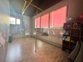 Еркін, кеңселер, дүкендер мен бутиктер, қоймалар, фитнес және спорт, медорталықтар мен дәріханалар, білім орталықтары, ойын-сауық, конференц-залдар, кабинеттер және жұмыс орындары, студиялар · 136 м², бағасы: 1 млн ₸ в Алматы, Бостандыкский р-н — фото 2