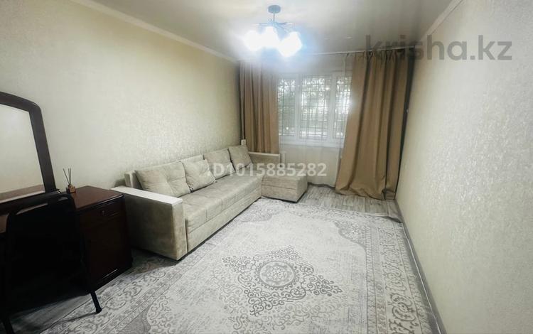 1-комнатная квартира · 36 м² · 1/4 этаж, мкр №10 5 за 235 000 ₸ в Алматы, Ауэзовский р-н — фото 2