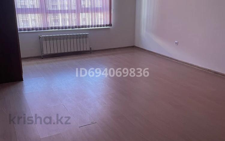 2-бөлмелі пәтер · 62.8 м² · 8/9 қабат, мкр Аккент 12, бағасы: 33 млн ₸ в Алматы, Алатауский р-н — фото 2