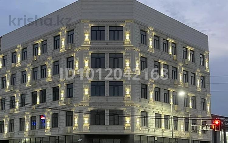 Свободное назначение, офисы, склады, фитнес и спорт, развлечения, кабинеты и рабочие места · 2640 м² за 9.5 млн ₸ в Шымкенте, Аль-Фарабийский р-н — фото 2