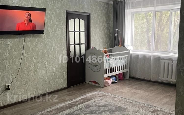 2-бөлмелі пәтер · 43.8 м² · 2/5 қабат, 16-шағынаудан 37, бағасы: 9.5 млн ₸ в Караганде, Алихана Бокейханова р-н — фото 2