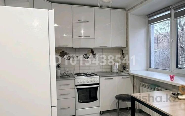 2-бөлмелі пәтер · 45 м² · 5/5 қабат, Момышұлы 11, бағасы: 25 млн ₸ в Семее — фото 2